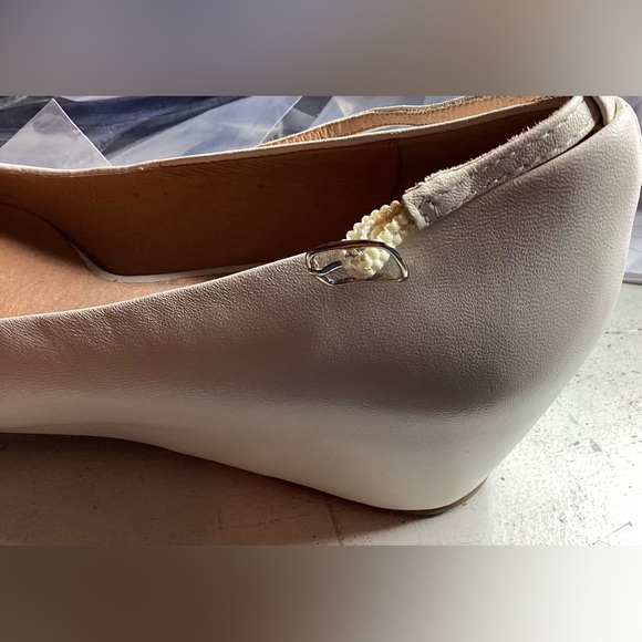 Aldo White Leather Bracelet shoes with wedge heel. Size 10 - Picture 7 of 8